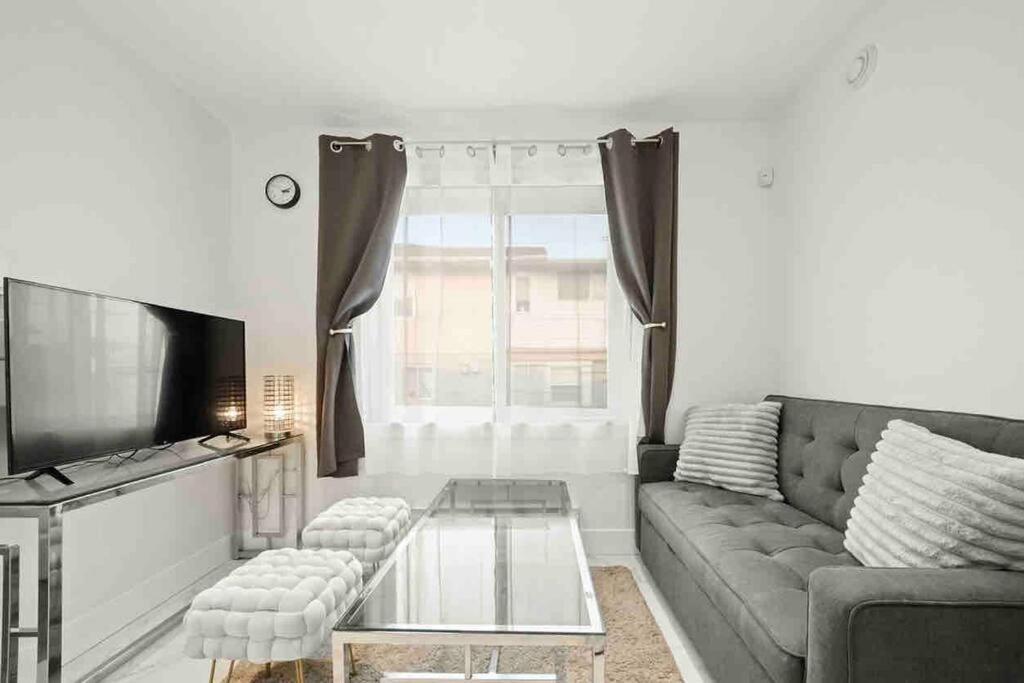 וונקובר Entire New Cozy And Modern 2-Storey House מראה חיצוני תמונה
