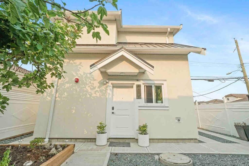 וונקובר Entire New Cozy And Modern 2-Storey House מראה חיצוני תמונה