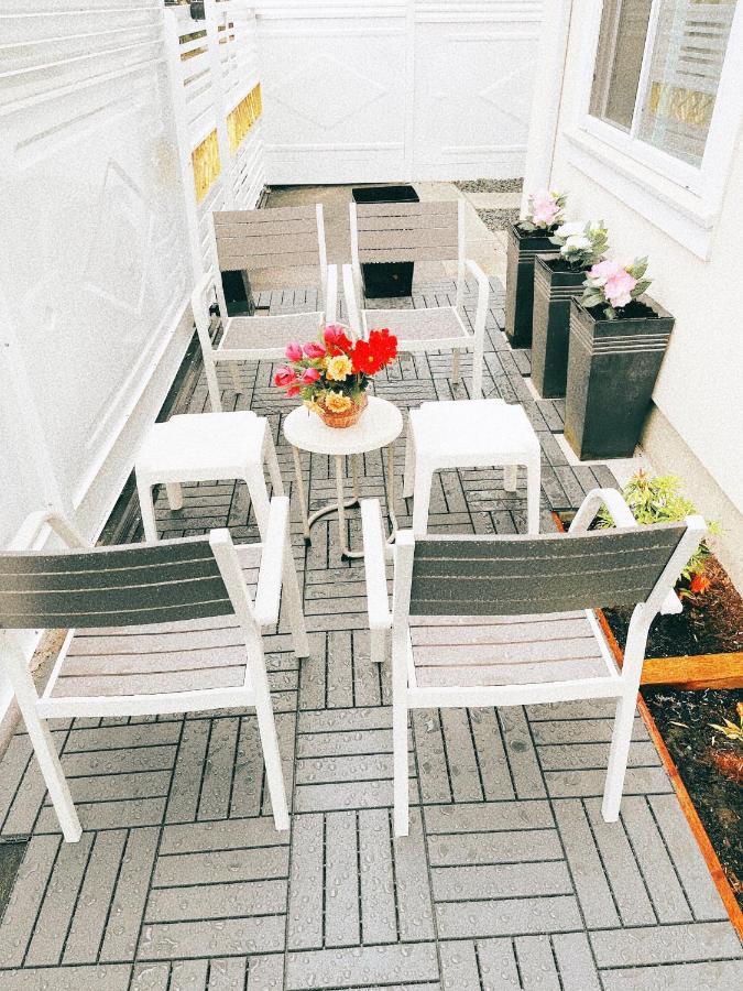 וונקובר Entire New Cozy And Modern 2-Storey House מראה חיצוני תמונה